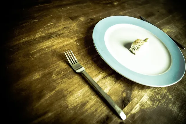 Assiettes vintage ou modernes  choisis ton style